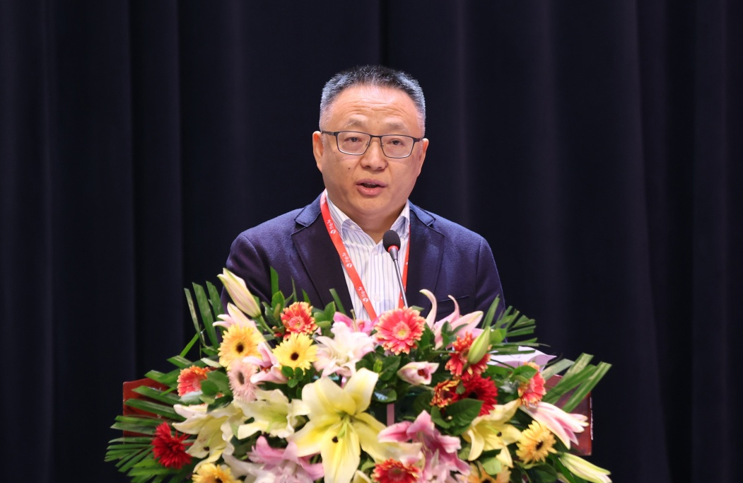 2-第十二届颁奖典礼合影-童杰.jpg